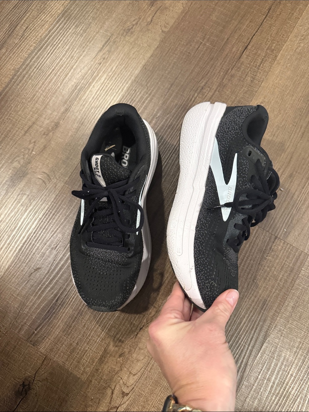 Brooks Women's ghost 2 max 
-black with pink - Picture 3 of 12